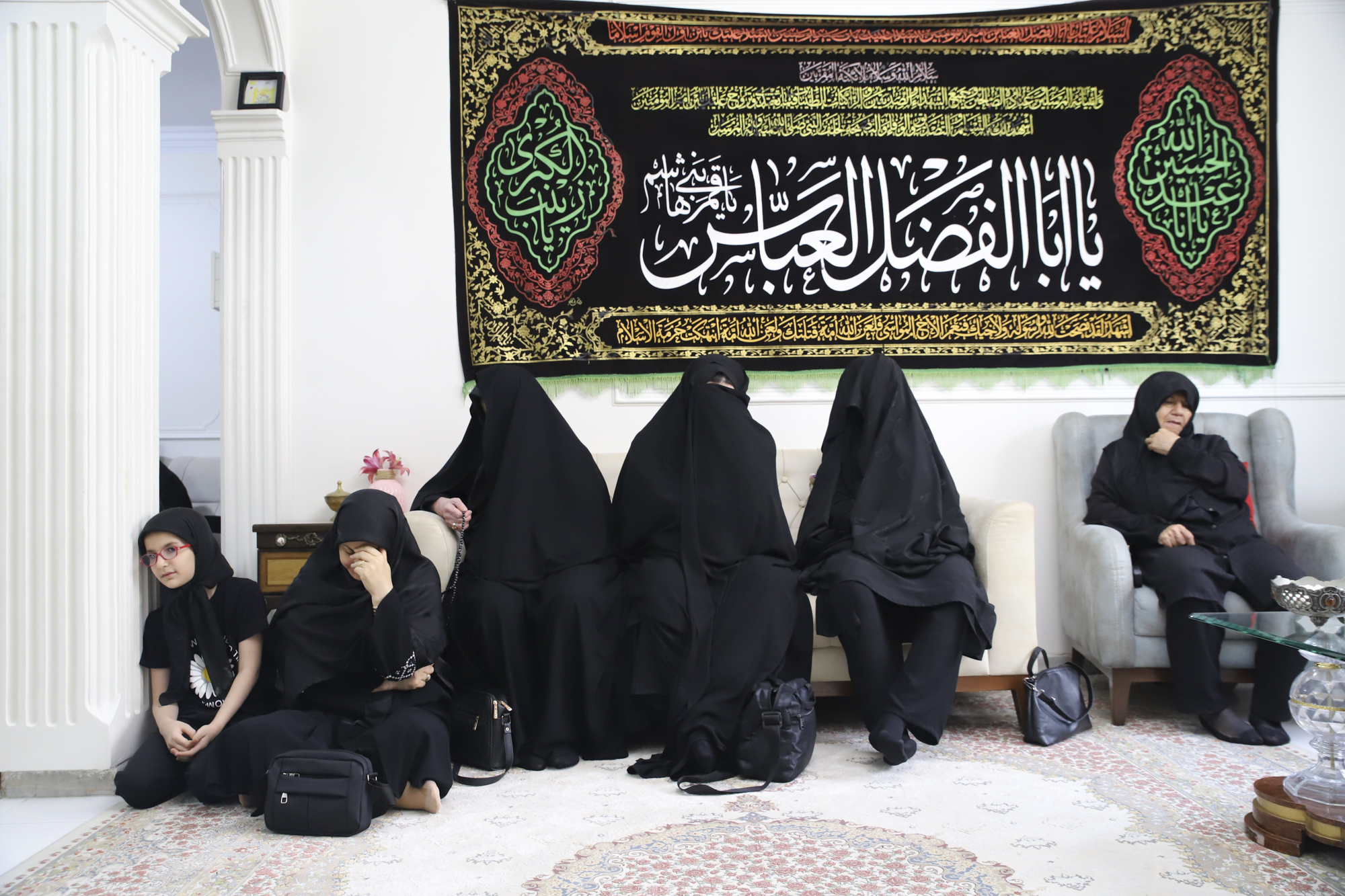 راهنمای کامل برگزاری روضه خانگی در تهران